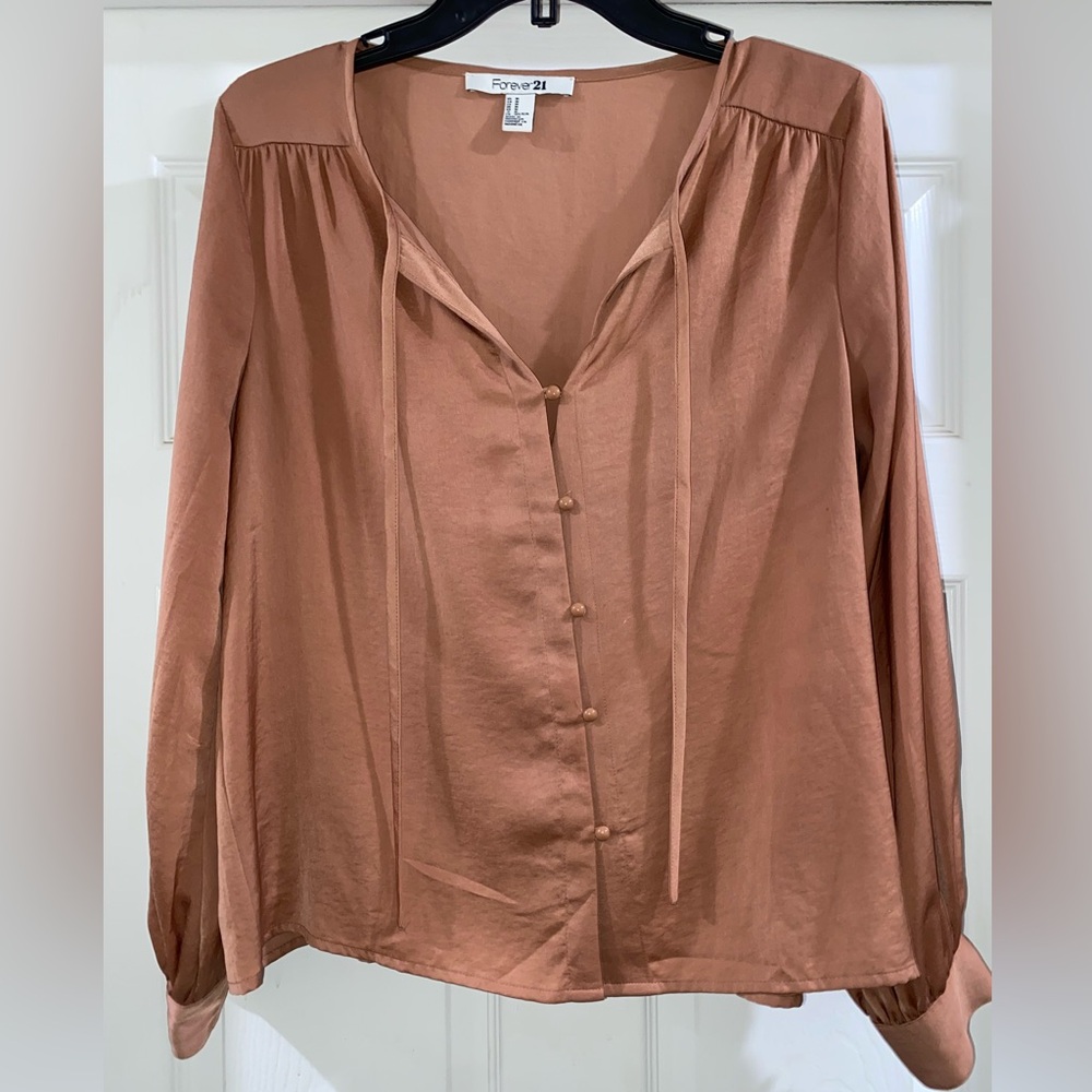FOREVER 21 satin blouse - size M